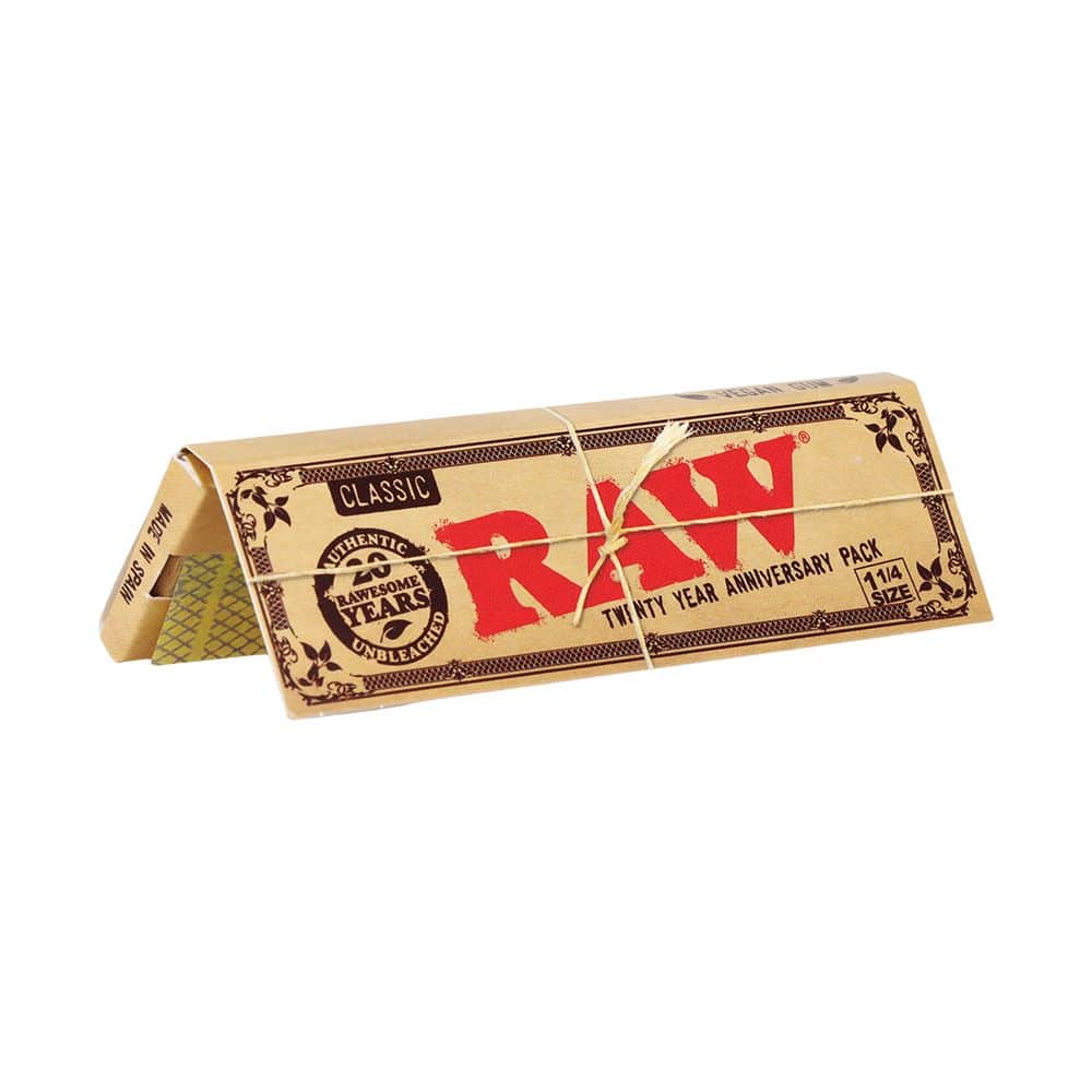 RAW Classic 20th Anniversary Rolling Papers - Classic / 50pc / 1 1/4 24ct - Image 2